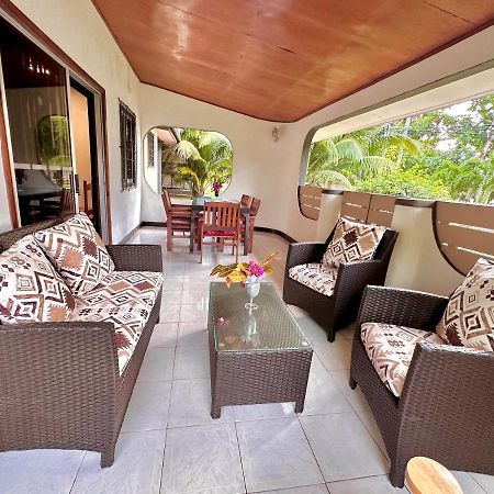 88 Days Self Catering Holidays & Accomodation Baie Lazare  Bagian luar foto