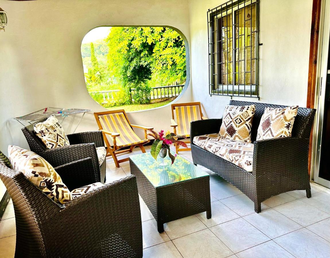 88 Days Self Catering Holidays & Accomodation Baie Lazare  Bagian luar foto