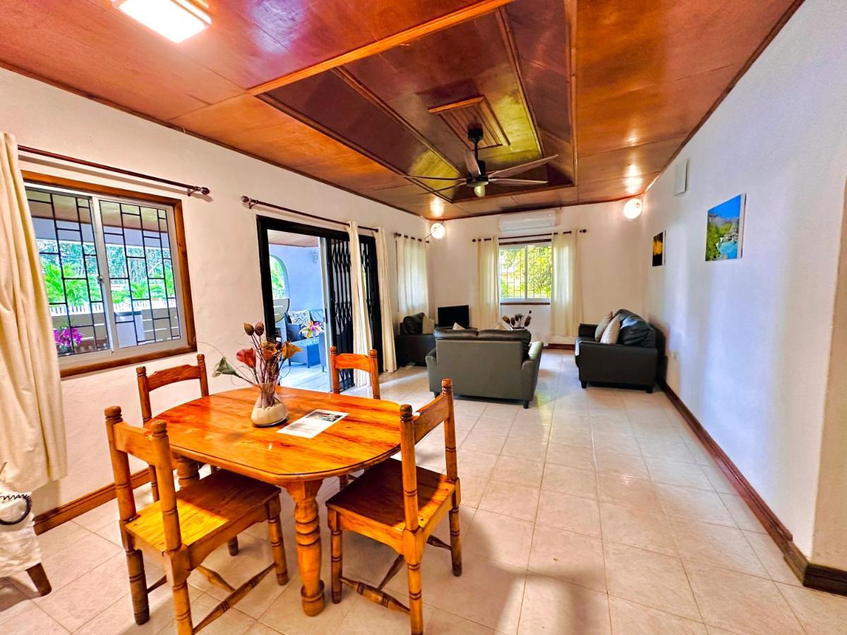 88 Days Self Catering Holidays & Accomodation Baie Lazare  Bagian luar foto