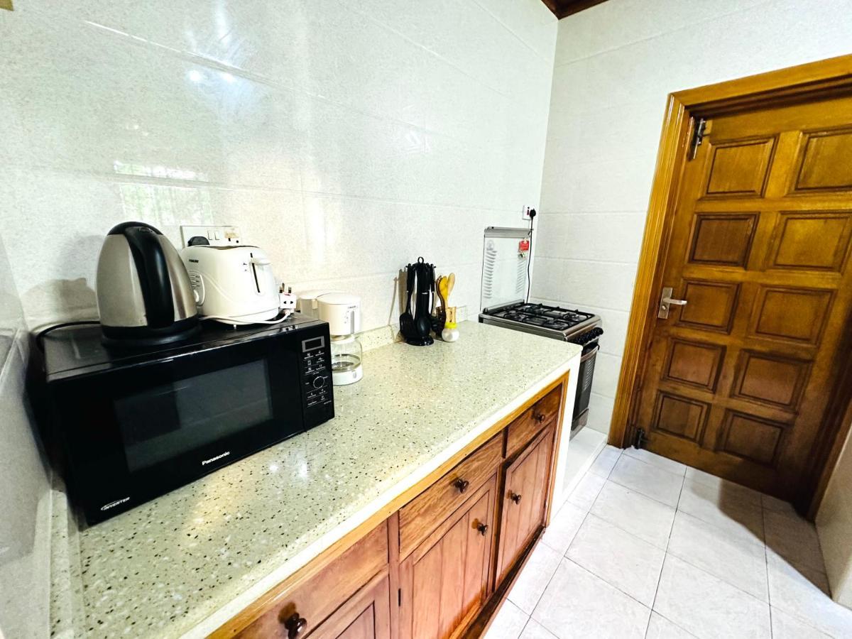 88 Days Self Catering Holidays & Accomodation Baie Lazare  Bagian luar foto